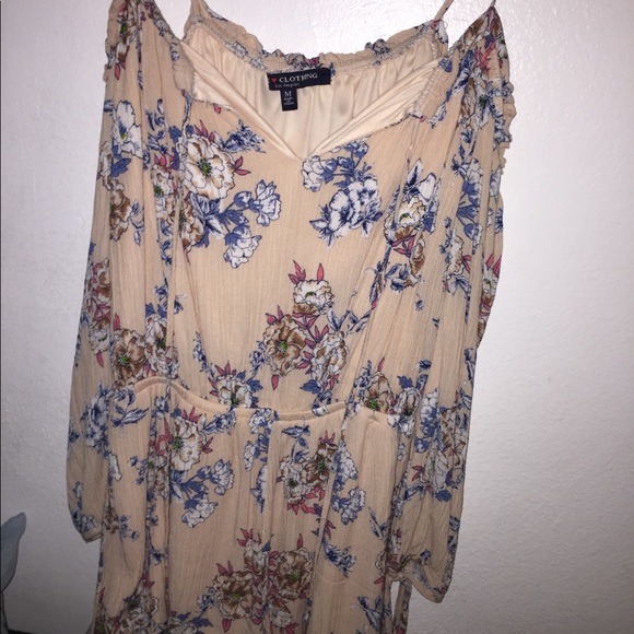 Flowered romper - Picture 1 of 2